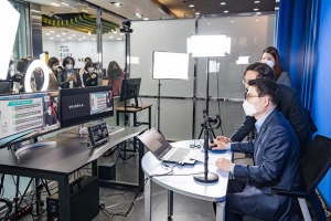 전국 지자체 첫 3D 원격수업 스튜디오… 강동 60개 초중고 교사들 숨통 틔었다