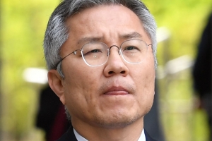 [서울포토] 최강욱, 당선되자마자 재판 … 조국 아들 허위증명서 발급 혐의