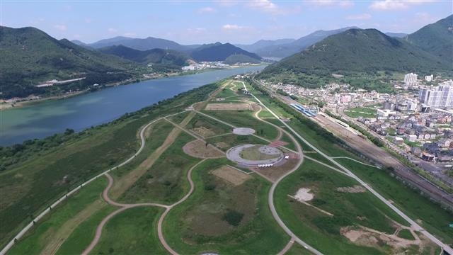 경남 양산시 낙동강변 황산공원. 양산시는 이곳에 황산지방정원을 만든다. 양산시 제공