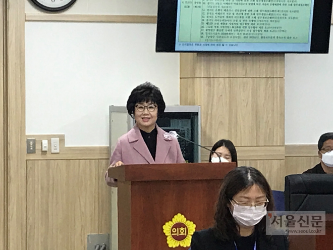 황진희(부천3) 경기도의회 제1교육위원회 의원이 아파트 주민공동시설 설치 및 용도변경 규제 완화를 위한 관련 규정 개정 촉구 건의안을 제안했다.