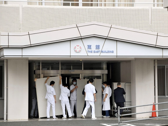 코로나19 감염자 발생해 폐쇄된 일본 와카야마 병원