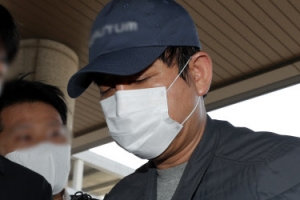 ‘라임 핵심’ 김봉현 첫 조사서 “변호인 입회 후 진술하겠다”