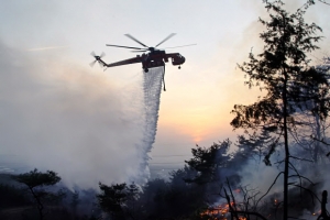 안동 산불 사흘째 진화 작업…중앙고속도로 안동구간 통행 재개