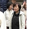 “마스크 미착용”…아베가 감쌌던 부인 아키에 여행사진 공개