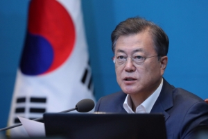 문 대통령 “코로나19, 끝나지 않았다…방역·일상의 공존 숙제”