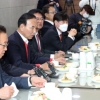 “김종인, 당명도 기억 못해” 통합당 3선들, 연이은 제동