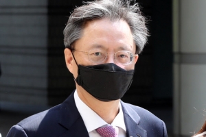 우병우 ‘홍만표와 정운호 몰래 변론’ 보도 경향신문 상대 일부 승소