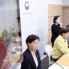 “어떻게 하면 본부장님처럼 되나요?” 정은경도 미소