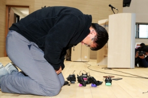 이천 화재참사 시공사 대표 무릎꿇고 “죄송”…5분 만에 쓰러져 구급차로 병원행