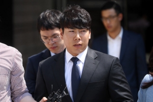 운명의 25일...강정호 국내 복귀 판가름