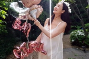 출산뒤에도 여신 자태 최지우 “행복이 차올라”