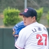 허문회 감독 “나종덕, 투수든 포수든 잘하는 거 했으면”