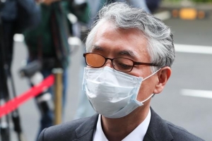 ‘미공개 정보 주식 부정거래’ 문은상 신라젠 대표 구속