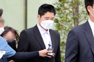 성폭행 혐의 강지환 “평생 고개숙이고 반성하며 살겠다”