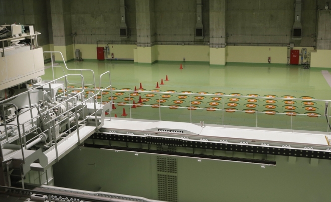 일본 아오모리현 롯카쇼무라에 있는 사용후핵연료 재처리공장 내부 모습.  AP 연합뉴스