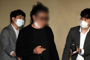 ‘경비원 폭행’ 주민 구속영장 신청