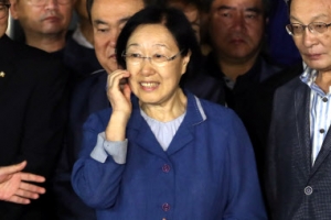 “돈 안 줬다” 진술 번복도 나왔지만…한명숙, 대법서 징역 2년 확정·복역