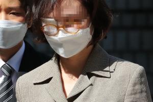 [법정으로 옮겨온 조국대전①]조국 딸 표창장…“허위 제출로 입시방해”vs“당락에 영향없고 허위도 아냐”