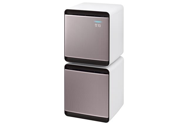 삼성전자가 최근 출시한 펫 케어 공기청정기는 반려동물의 털과 냄새를 효과적으로 제거해 줘 반려동물을 키우는 가정에 최적화된 제품으로 손꼽힌다. 삼성전자 제공