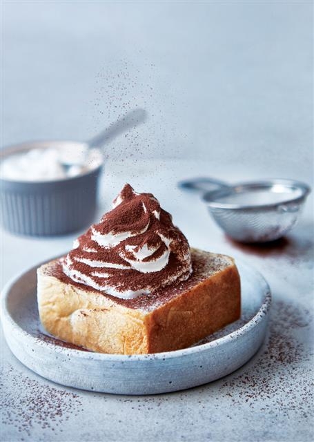 쫄깃쫄깃한 식감에 그냥 먹어도 맛있는 속 편한 빵 파리바게뜨 ‘상미종 생식빵’.  SPC 제공