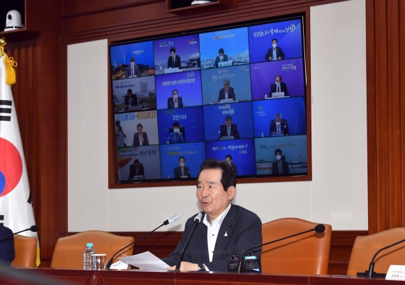 26일 정부서울청사에서 열린 국가관광전략 회의에 참석한 정세균 총리가 발언을 하고 있다. 2020.5.26 박지환기자 popocar@seoul.co.kr