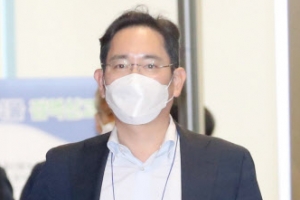 이재용 17시간 만에 검찰 조사 마치고 귀가… “보고·지시 없었다” 혐의 부인