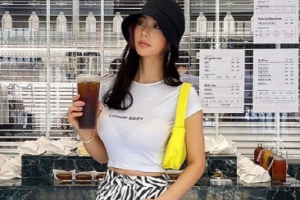 [포토] 클라라, 숨길 수 없는 볼륨감