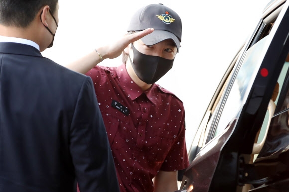 마스크 쓴 장근석