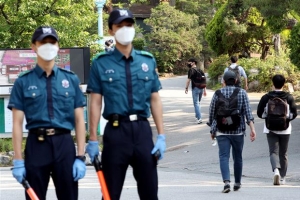 두달 연기끝 5만명 응시 순경 채용시험 복수정답 논란