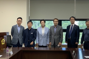 경기도의회 정윤경·채신덕의원 “코로나19 속 어르신 건강 프로그램 지원해야”