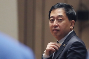 당 징계받은 금태섭 “경고 유감…침묵하는 국회의원, 정상인가”