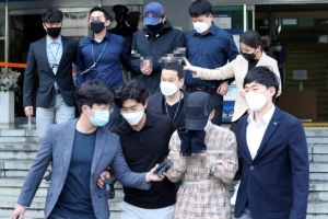 텔레그램 ‘박사방’ 유료회원은 왜 신상공개 피했나