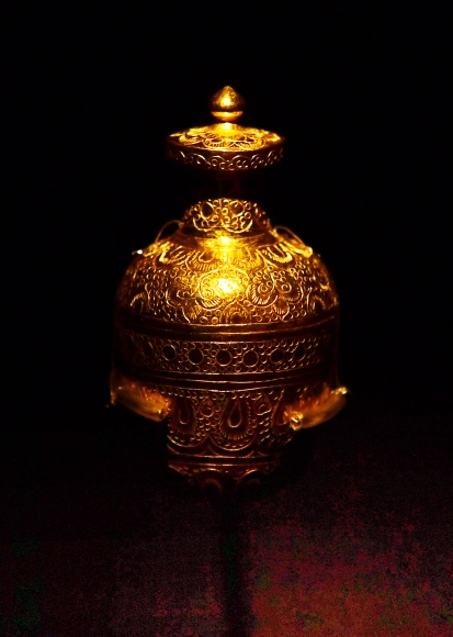 부처의 사리를 보관했던 금제 사리 내호. 미륵사지 석탑에서 발굴됐다.