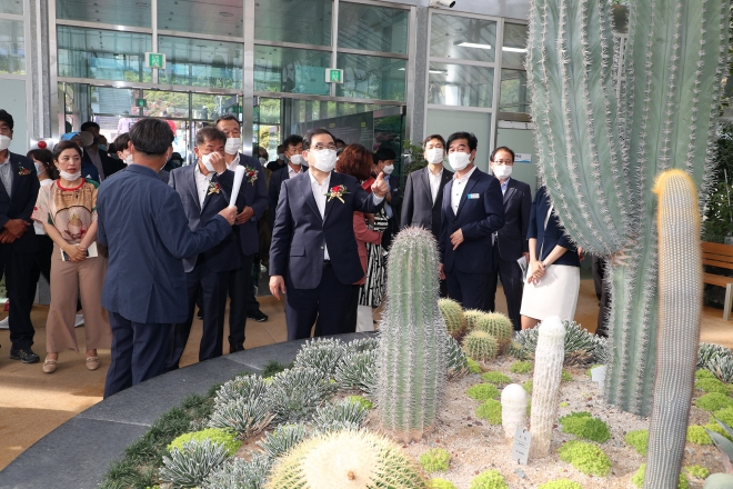 전국 최대규모 선인장 온실 등 갖춘 창원수목원 개원