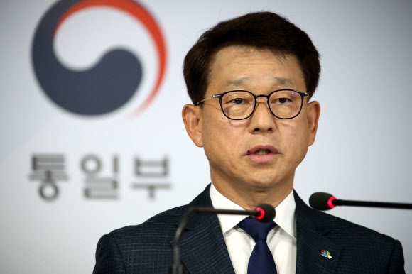 대북 전단 관련 브리핑 하는 여상기 통일부 대변인