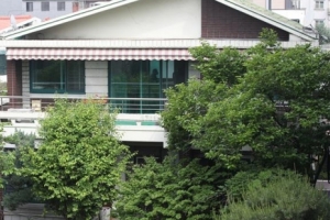 검찰, 정의연 쉼터 소장 의혹 제기한 길원옥 할머니 가족 조사