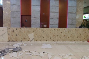 호텔 운영권 놓고  용역업체간 충돌...부산 해운대