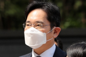 [포토] ‘구속 기로’ 법원 출석하는 이재용 부회장