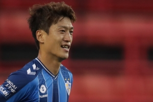 ‘돌아온 블루드래곤’ 이청용, 생애 첫 K리그 라운드 MVP 품다