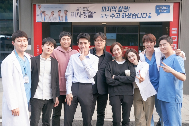 ‘슬기로운 의사생활’은 올 연말 시즌2 촬영에 들어간다.tvN 제공