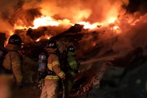 한밤중 동대문구 모텔 화재…10명 대피