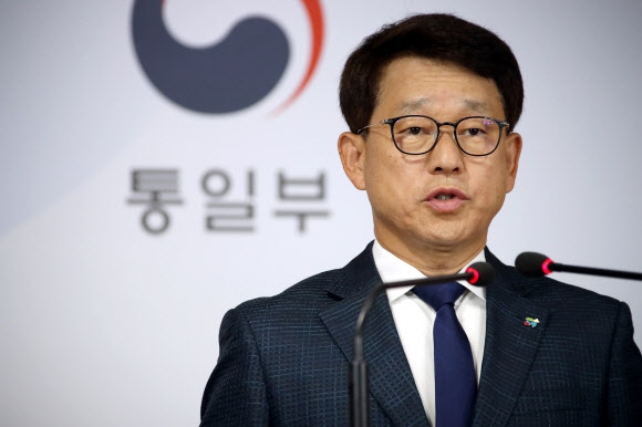 긴급 브리핑하는 여상기 통일부 대변인