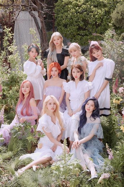 한국 걸그룹들이 영미권 팝 차트에 잇따라 진입하며 케이팝 열풍을 이어 가고 있다. 트와이스는 최근 발표한 새 미니 앨범으로 ‘빌보드 200’에 처음 이름을 올렸다. JYP 제공