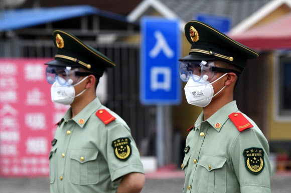 코로나19 발생으로 봉쇄된 베이징 시장