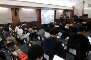 “한국에선 어떤 벌도…” 손정우 美 송환 결정 연기