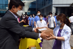 “의료진 여러분 힘 내세요”