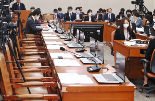 [서울포토]미래통합당 불참한 보건복지위원회 전체회의