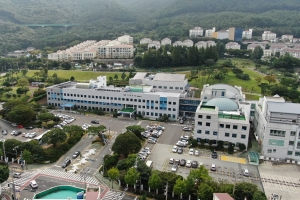 민원인이 차량번호판 영치예고 여성공무원 폭행