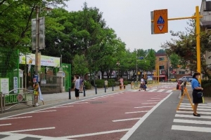 오전 8시, 스쿨존 차량 ‘올 스톱’