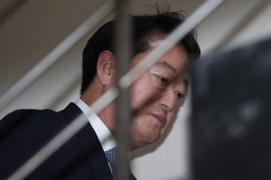 ‘인보사 의혹’ 이웅열 前 코오롱 회장 구속영장 청구